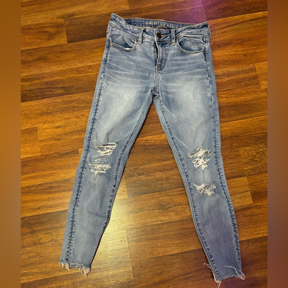 American Eagle Super stretchy distressed Jegging